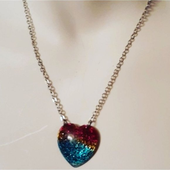 Jewelry - Rainbow color heart necklace